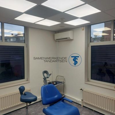 XQdent dental technician works with Dentled full spectrum daylight LED
