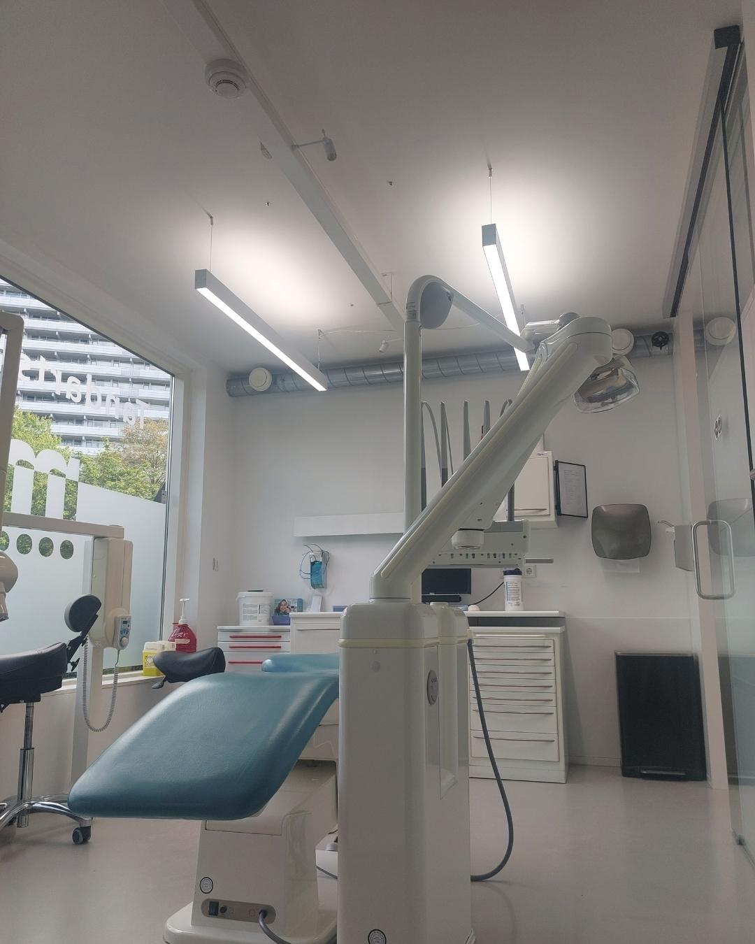 Dentled PHL14 treatmentroom lighting