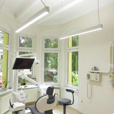 Flicker-free DentLed PHL14 LED lamp installed treatment room.