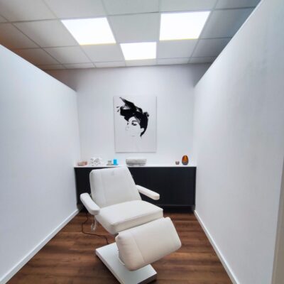 DL62 Dentled daylight LED lighting illuminating the treatment room at Brazilian Beauty by Ulysses in the Ruhr Area