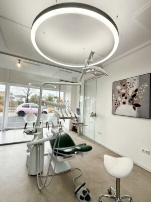 Dentled PVR150 lighting enhancing comfort and clarity at JUMA Dental Hygiene Utrecht
