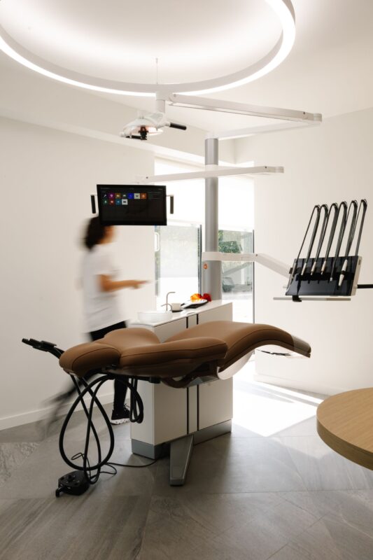 Future-proof Pearl Dental Group dental practice completed by Croonen Dental with XO CARE treatment units and DentLED PVR150 lighting.