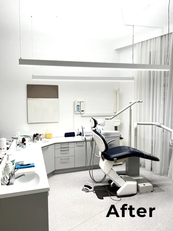Dentled PHL18 full spectrum dental lighting system installed above dental chair in Vienna dental practice