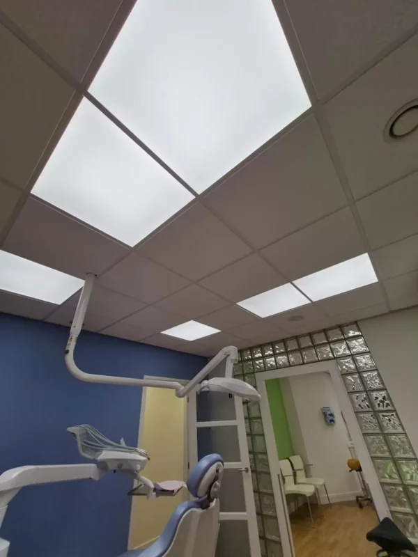 Full-spectrum LED ceiling panels providing daylight lighting at De Merelhof dental practice