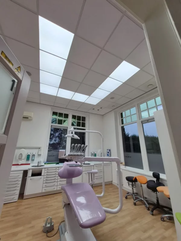 DentLED DL60 LED ceiling panels installed above a dental treatment room at De Merelhof